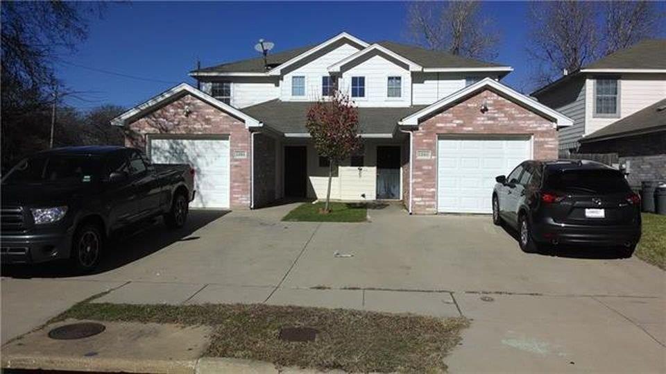 1201 Village Garden Dr, Azle, TX 76020 Townhome Rentals in Azle TX