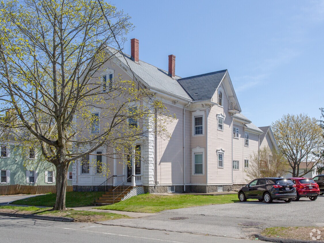 Primary Photo - 143 High St