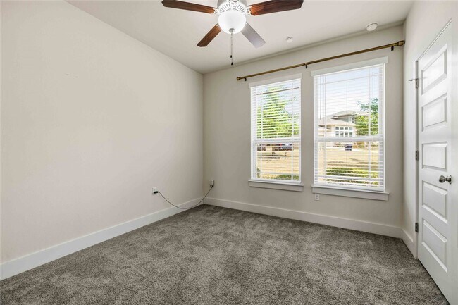 Building Photo - 1722 Rowdy Loop