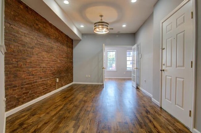 Building Photo - 285 Bergen Ave