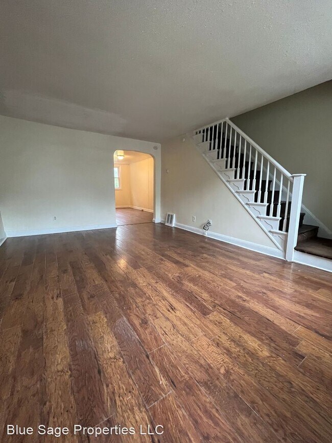 Building Photo - 3 br, 1.5 bath House - 239 W 22nd St