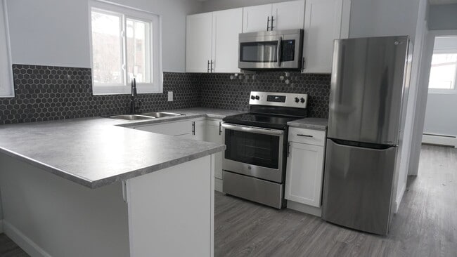 Building Photo - 1015 Eagle Dr