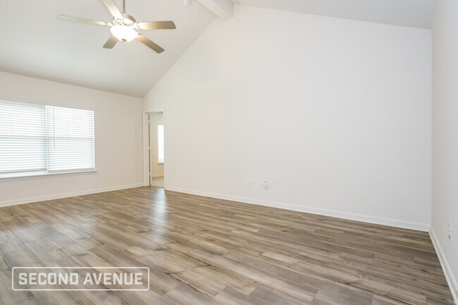Building Photo - 1321 Woodwinds Dr
