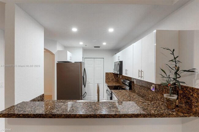 Foto del edificio - 3 br, 2.5 bath House - 1062 SW 143rd Ave #...
