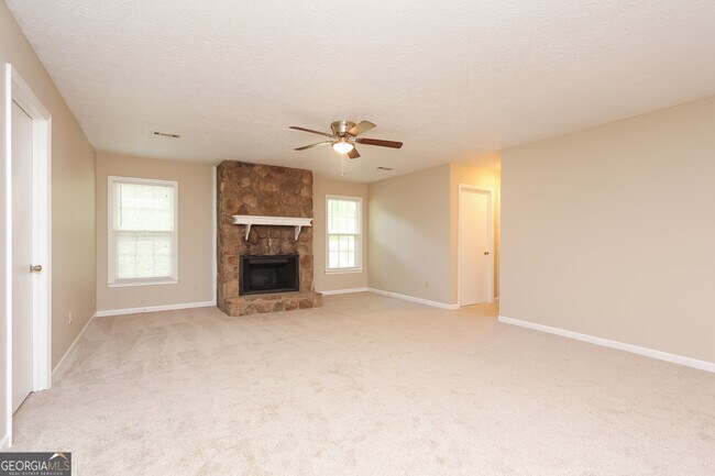 Building Photo - 7307 Fernwood Dr