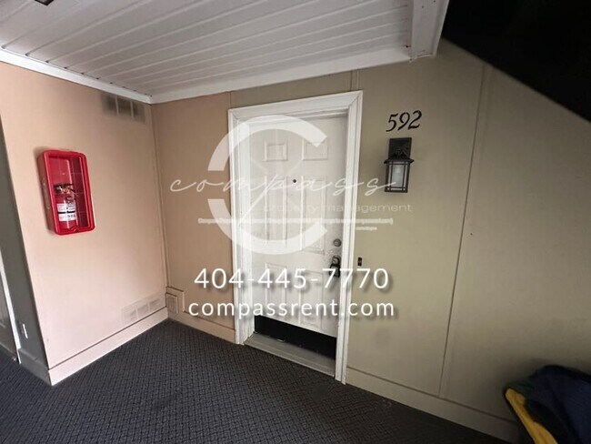 Foto del edificio - 592 Emory Oaks Way