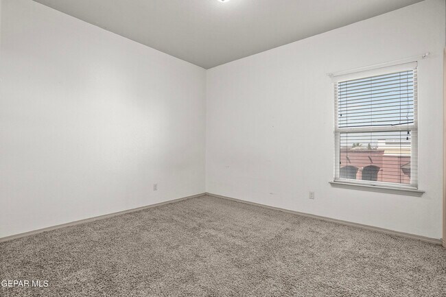 Foto del edificio - 3143 Hidden Creek Dr
