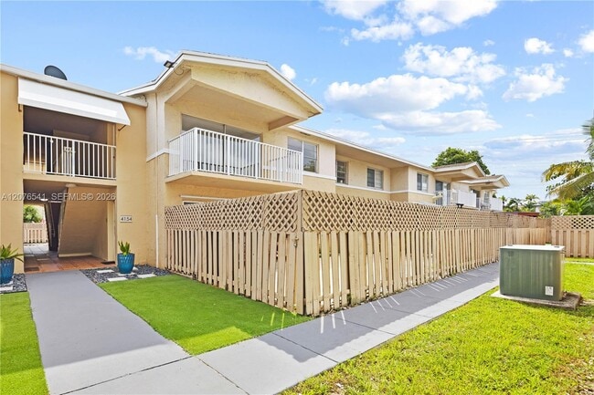 Foto del edificio - 4154 NW 79th Ave