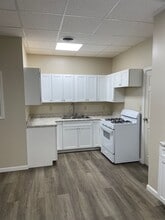 Building Photo - 108-110 E Main St