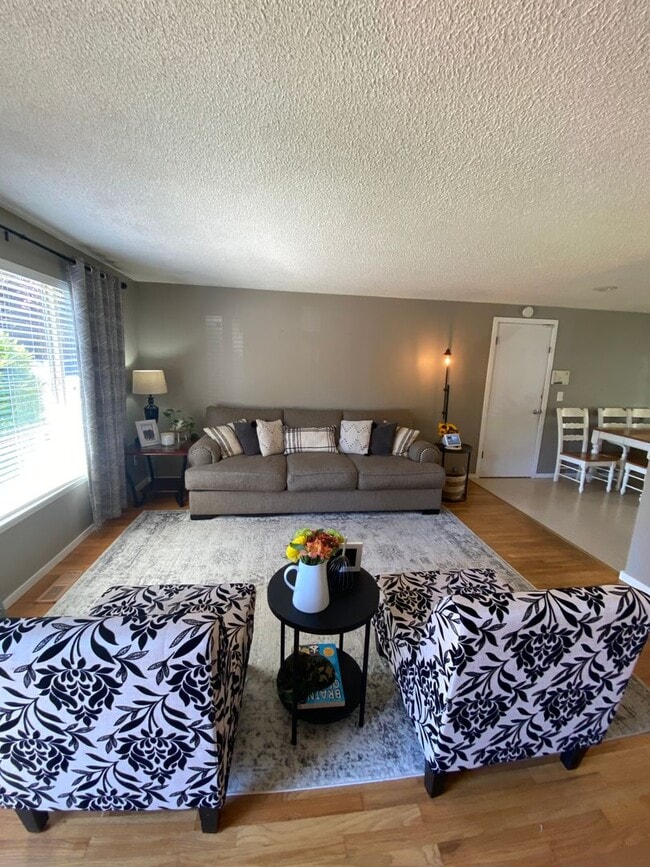 Photo - 4 Bedroom Fairwood Home with garage and RV parking