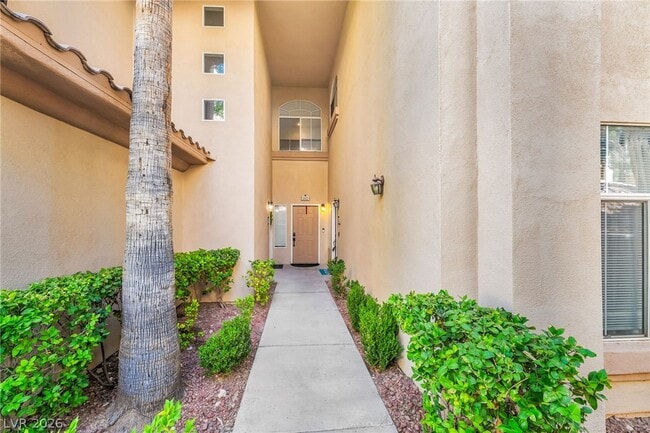 Foto del edificio - 2050 W Warm Springs Rd