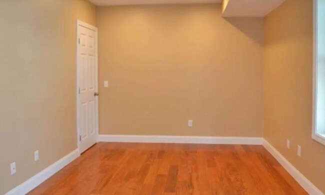 Building Photo - 298 Wickenden St