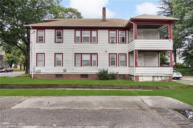 Building Photo - 1014 Narragansett Blvd