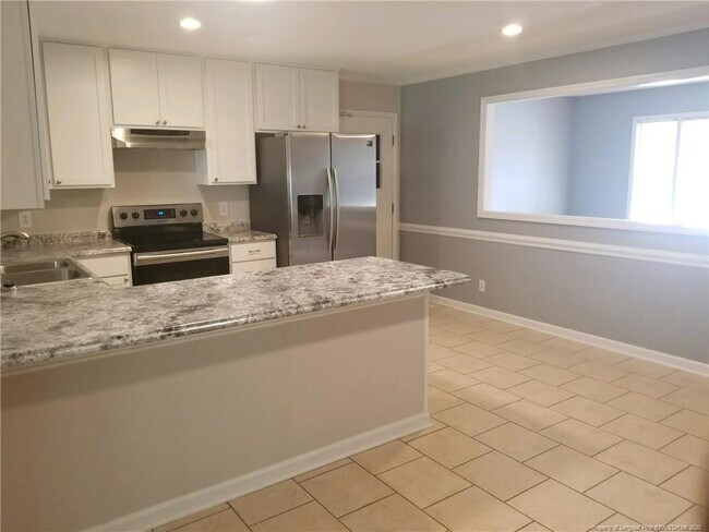 Foto del edificio - 6602 Wake Forest Rd