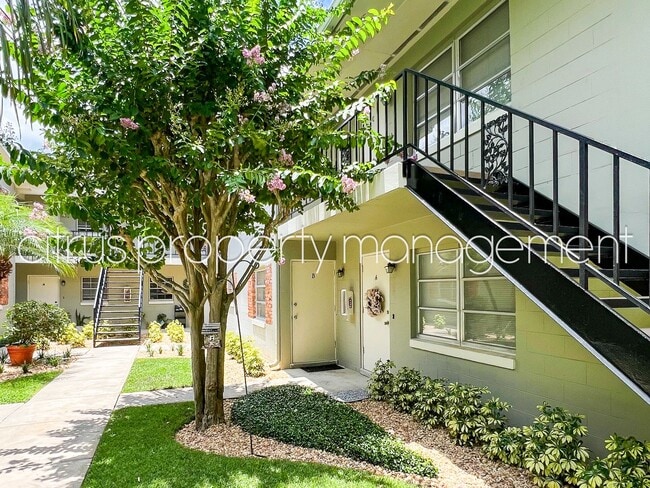 Building Photo - 3026 Fairway Ln