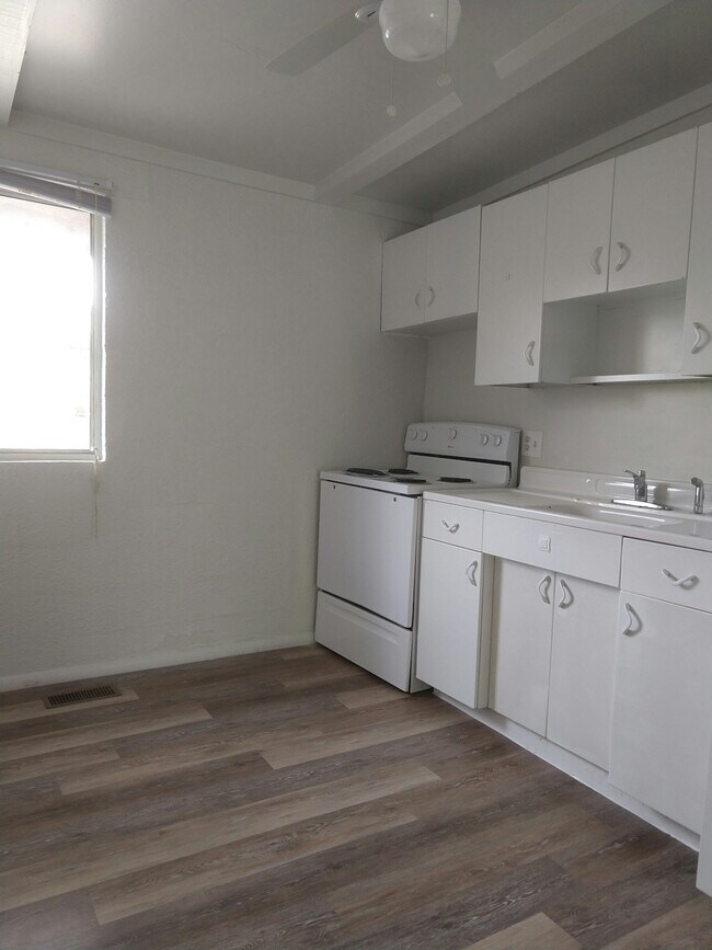 Foto del edificio - 730 W 25th St