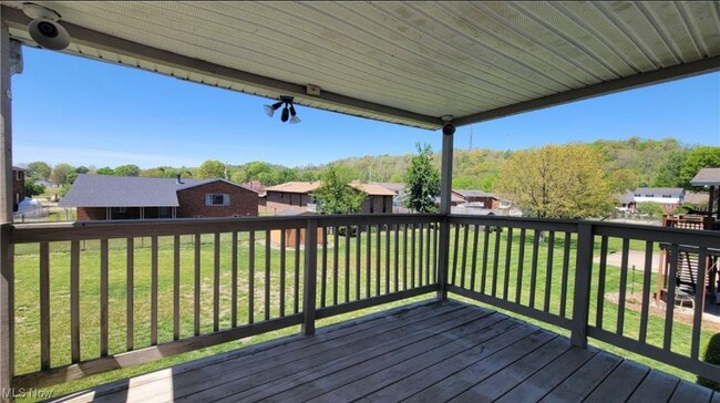 Building Photo - 813 Brentwood Dr