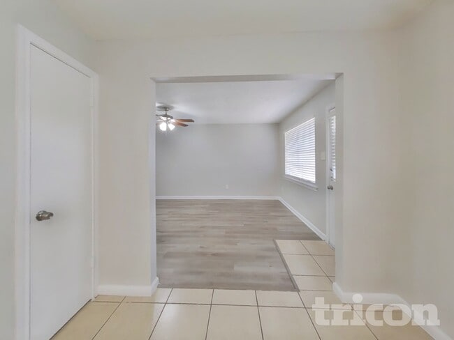 Building Photo - 5503 Jumada Cir