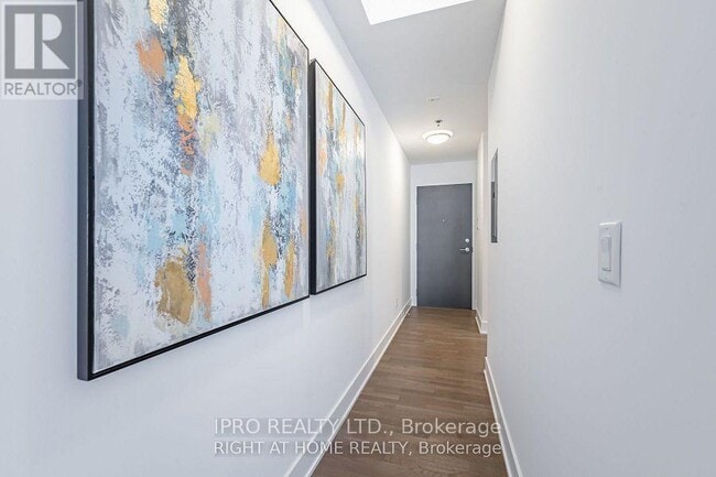 Photo du bâtiment - 630-630 Queen St E