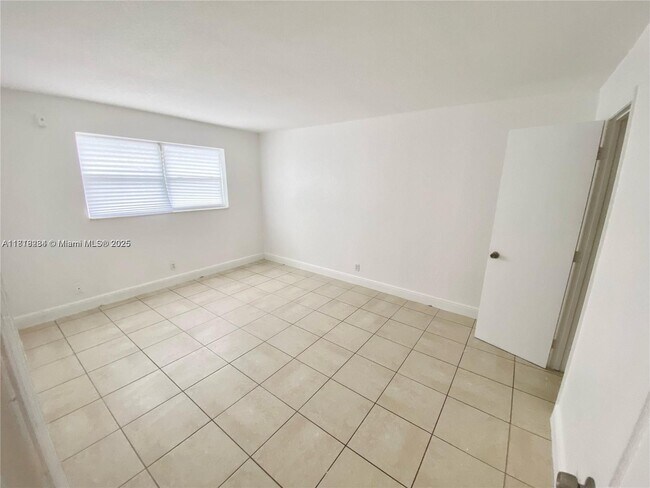 Foto del edificio - 4160 NW 21st St