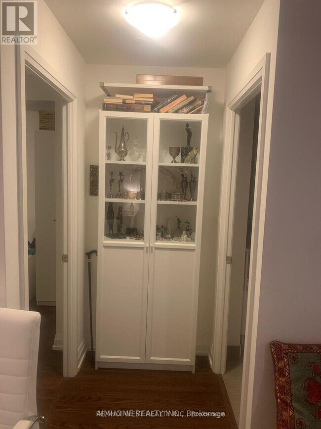 Building Photo - 7171 Yonge St