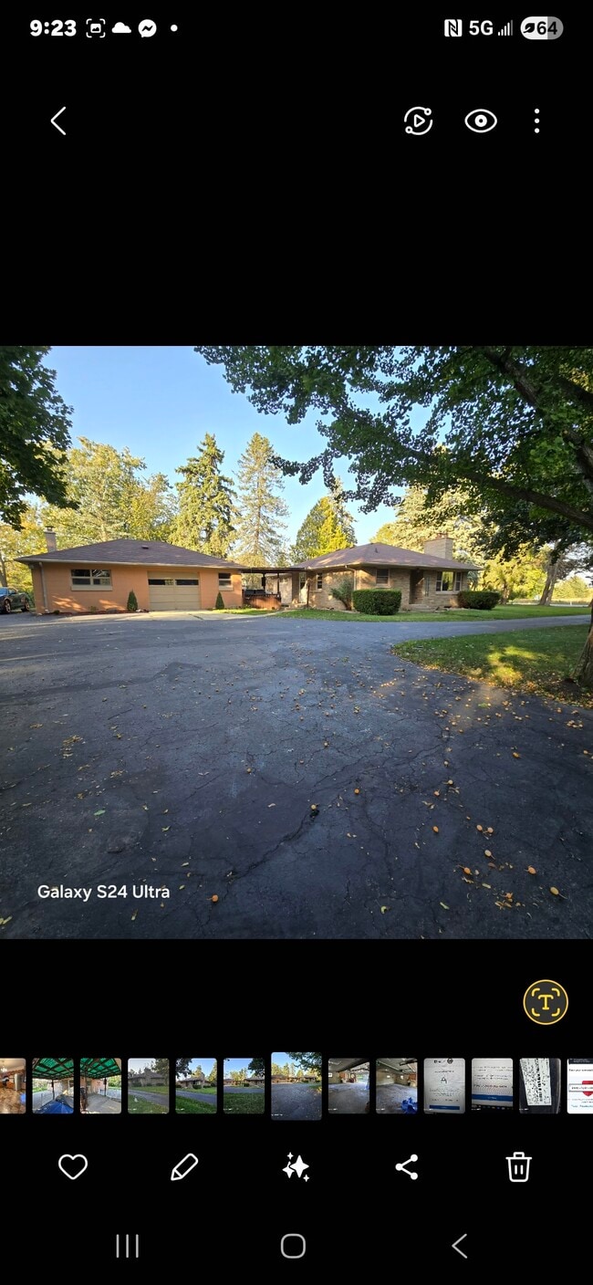 Building Photo - 804 S Fancher Rd