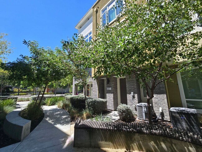 Foto del edificio - Beautiful 2 Bedroom 2 Bath Townhome in Dublin