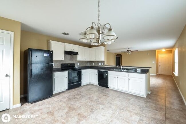 Building Photo - 11235 Pecan Canyon, San Antonio, TX 78252