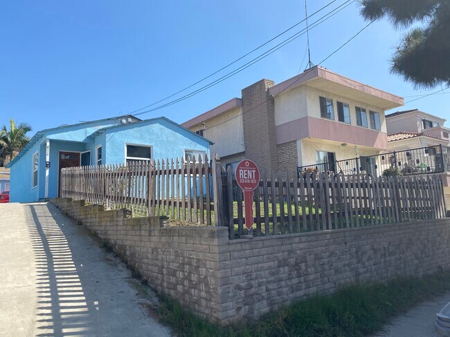 Front Yard - 226 N Juanita Ave