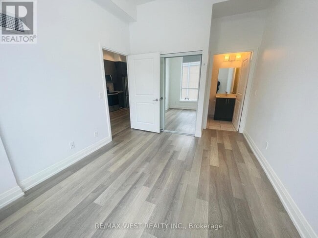 Building Photo - 3121 Sheppard Ave E