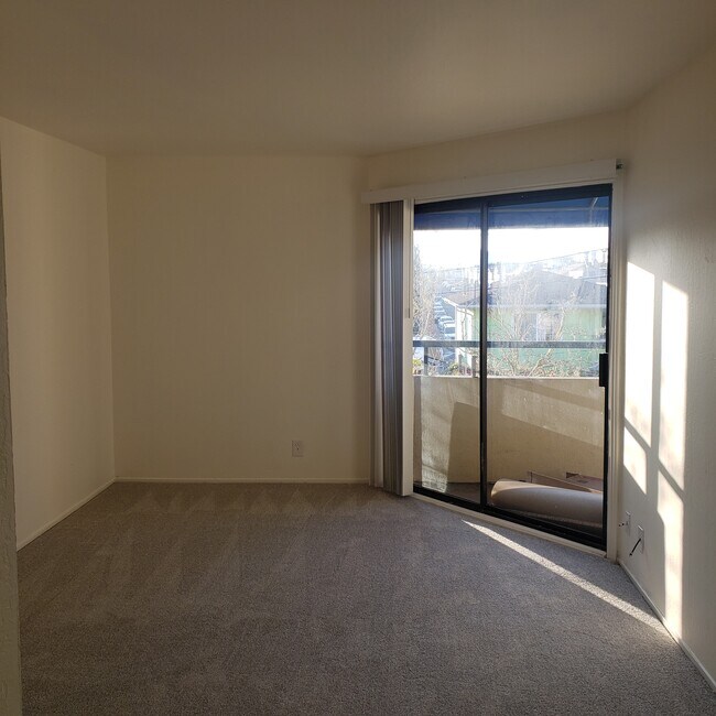 Bedroom - 1551 Southgate Ave