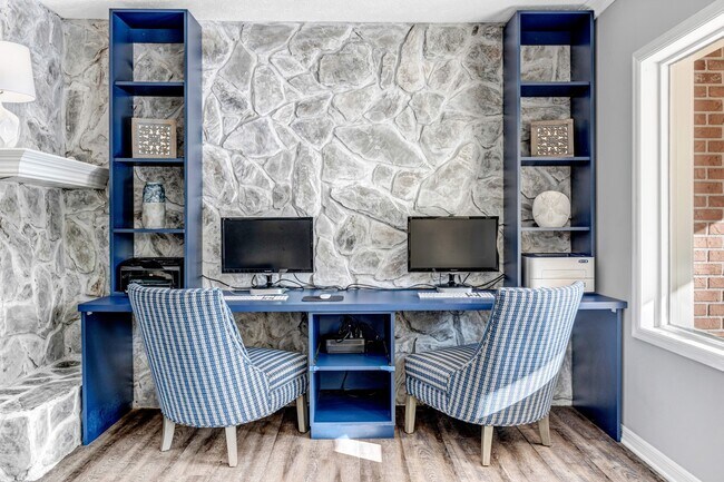 Building Photo - Lake Carlton Arms