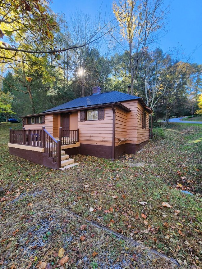 Building Photo - Beaverdam Rental