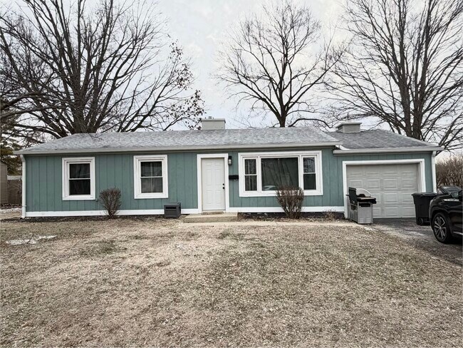 Building Photo - 654 Maple Ln