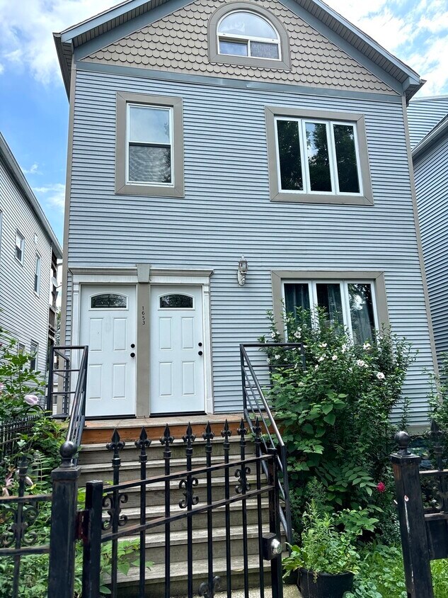 Foto principal - 1653 N Richmond St