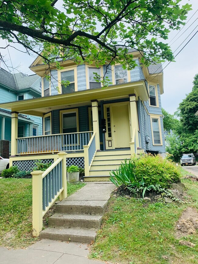 Building Photo - 444 Westcott St