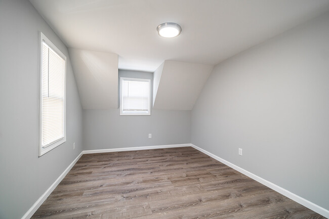 Building Photo - 1455 E Weber Rd