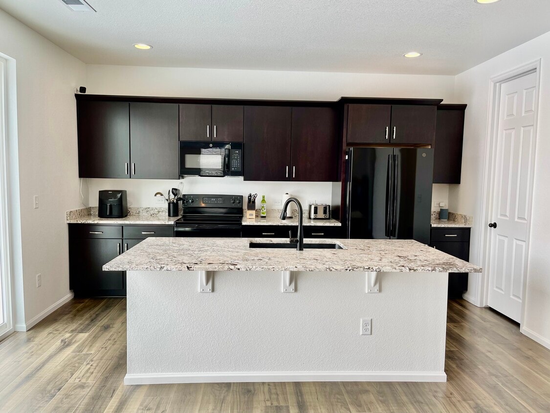 Building Photo - 42 S Uriah St