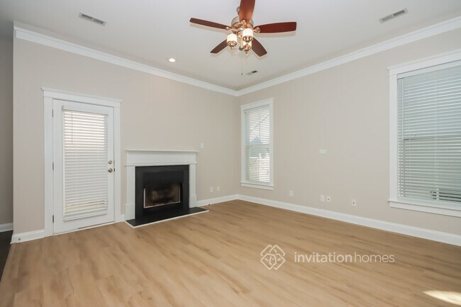 Building Photo - 13225 Kennerly Dr