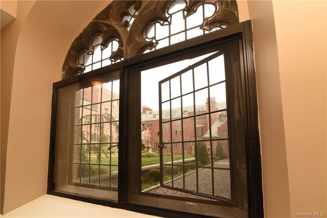 Foto del edificio - 320 Chateau Rive