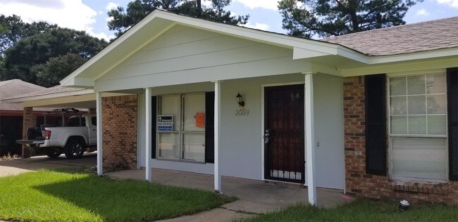 Building Photo - 2069 Scanlon Dr