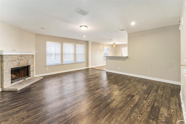 Building Photo - 2608 Terrace Dr