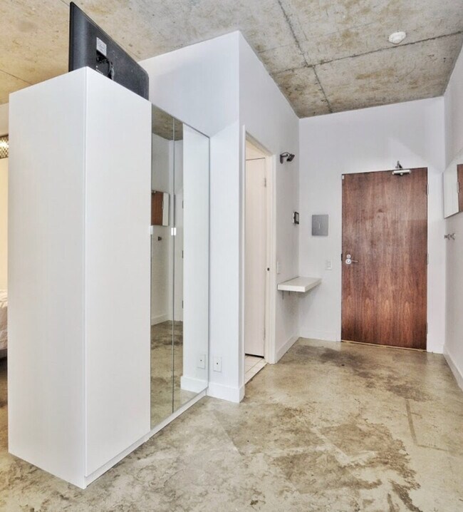 Photo du bâtiment - 25 Gore Vale Ave