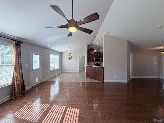 Foto del edificio - 110 Autumn Haven Ln