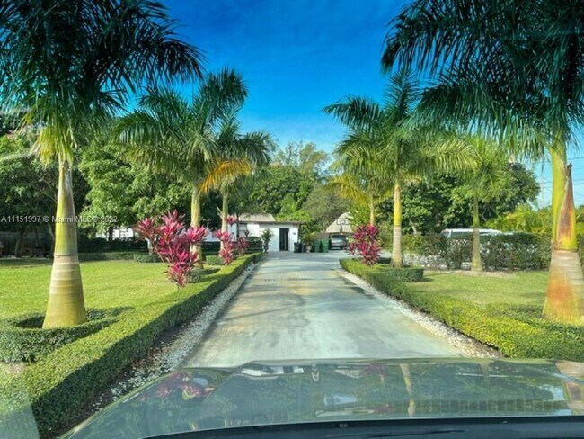 Foto del edificio - 17450 NW 20th Ave