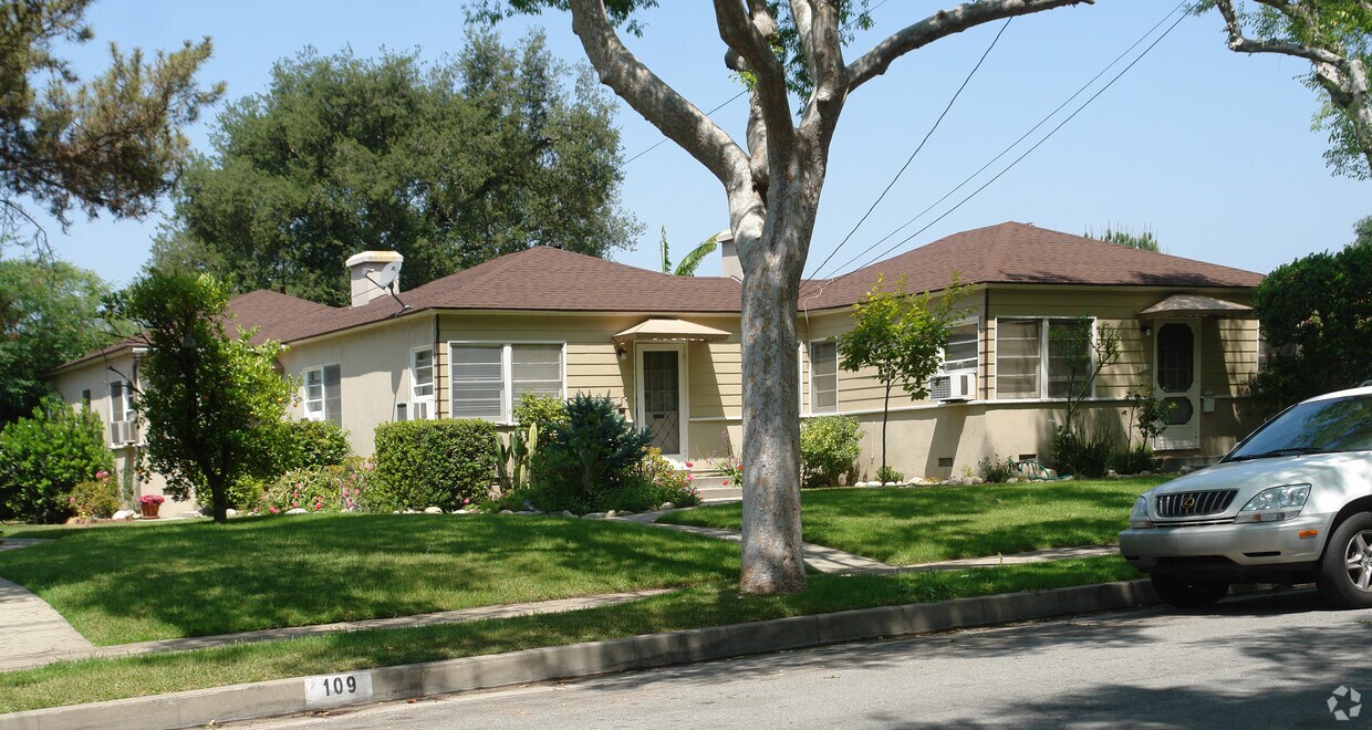 Foto del edificio - 103-109 Sunny Slope Ave