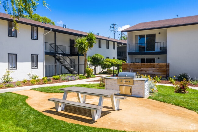 Courtyard - The Valley Apartments