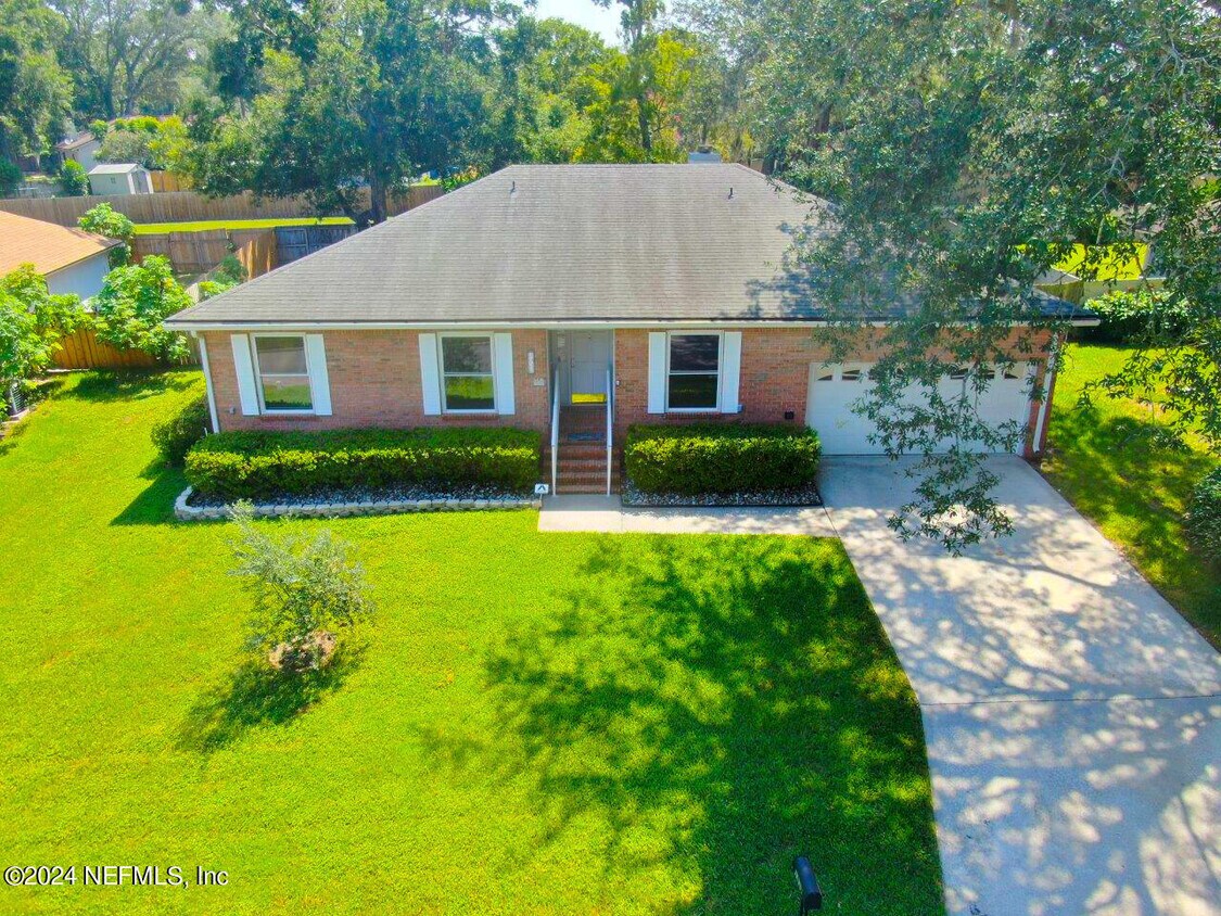 Primary Photo - 1837 Rambling Ridge Ln