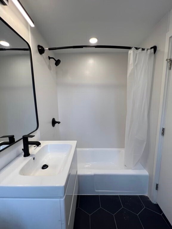 Foto del edificio - 12 Parker Hill Ave