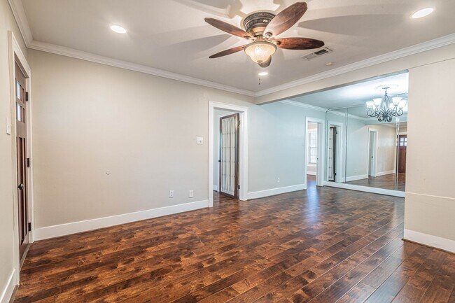 Foto del edificio - 726 E 26th St